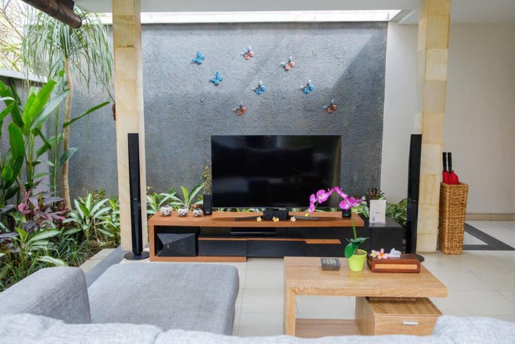 Villa Akmali Berawa - 3 Bedrooms Чангу Экстерьер фото